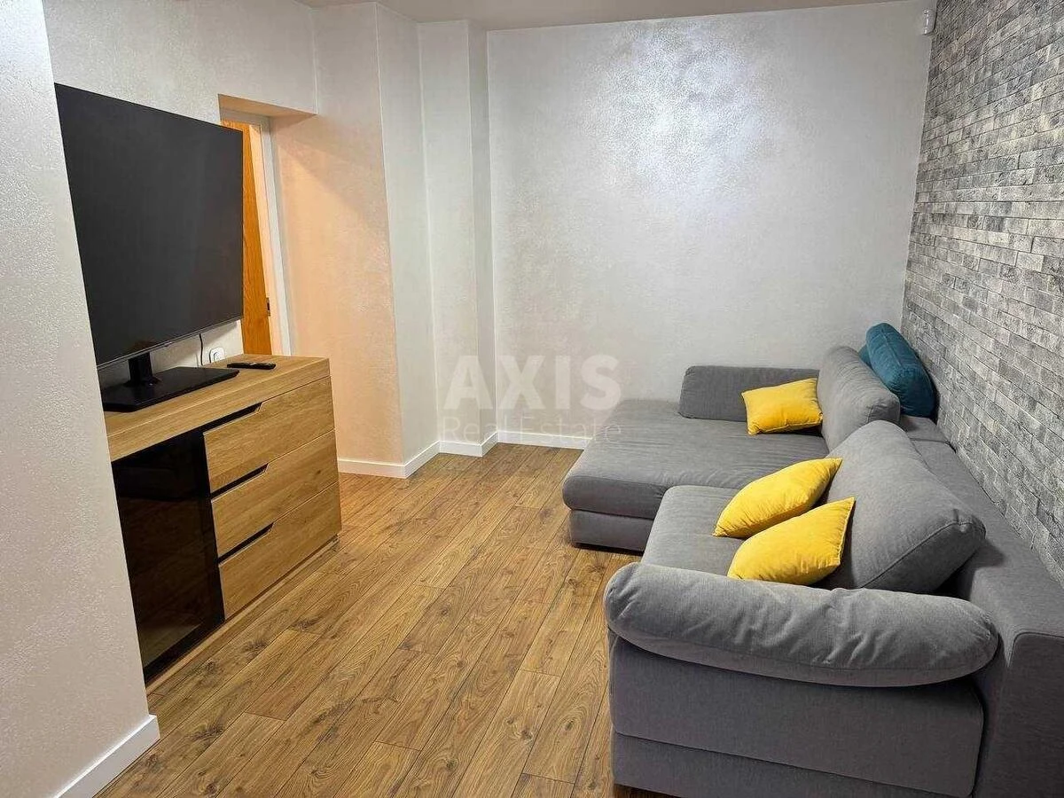 2k apartment vul. Radystiv 32690624