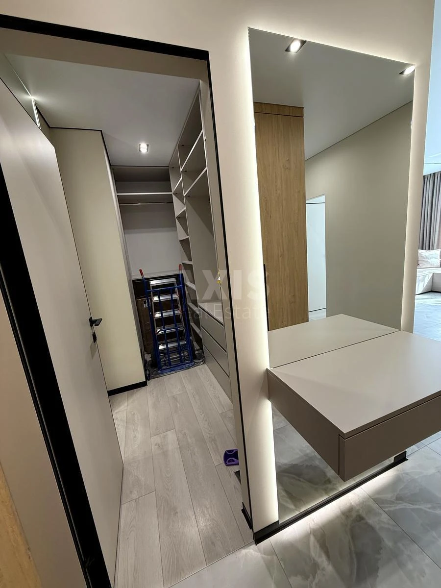 2к квартира ул. Александра Олеся 27А687434