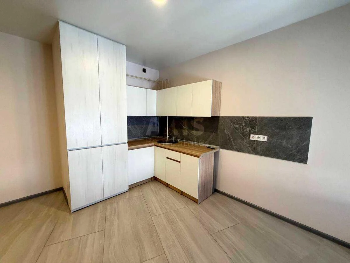 Office vul. Central'na 21А, 84m271279