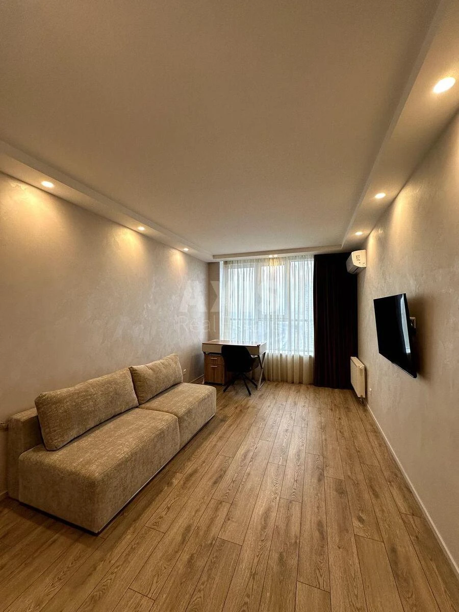 2k apartment pr-t Berestejskij 5Б702155