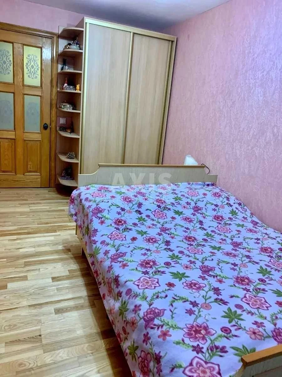 3k apartment vul. Novatoriv 9700543