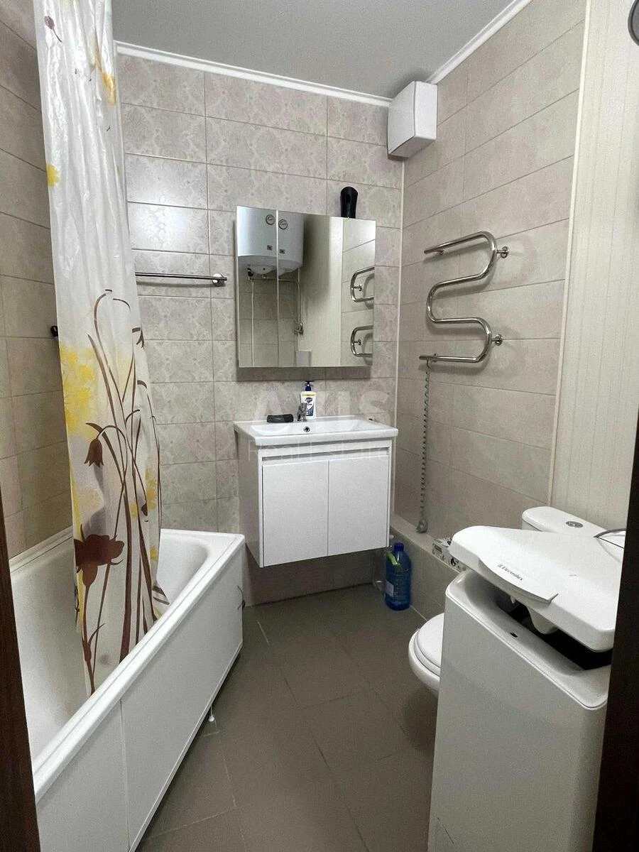 1k apartment pr-t Glushkova Akademika 6696785
