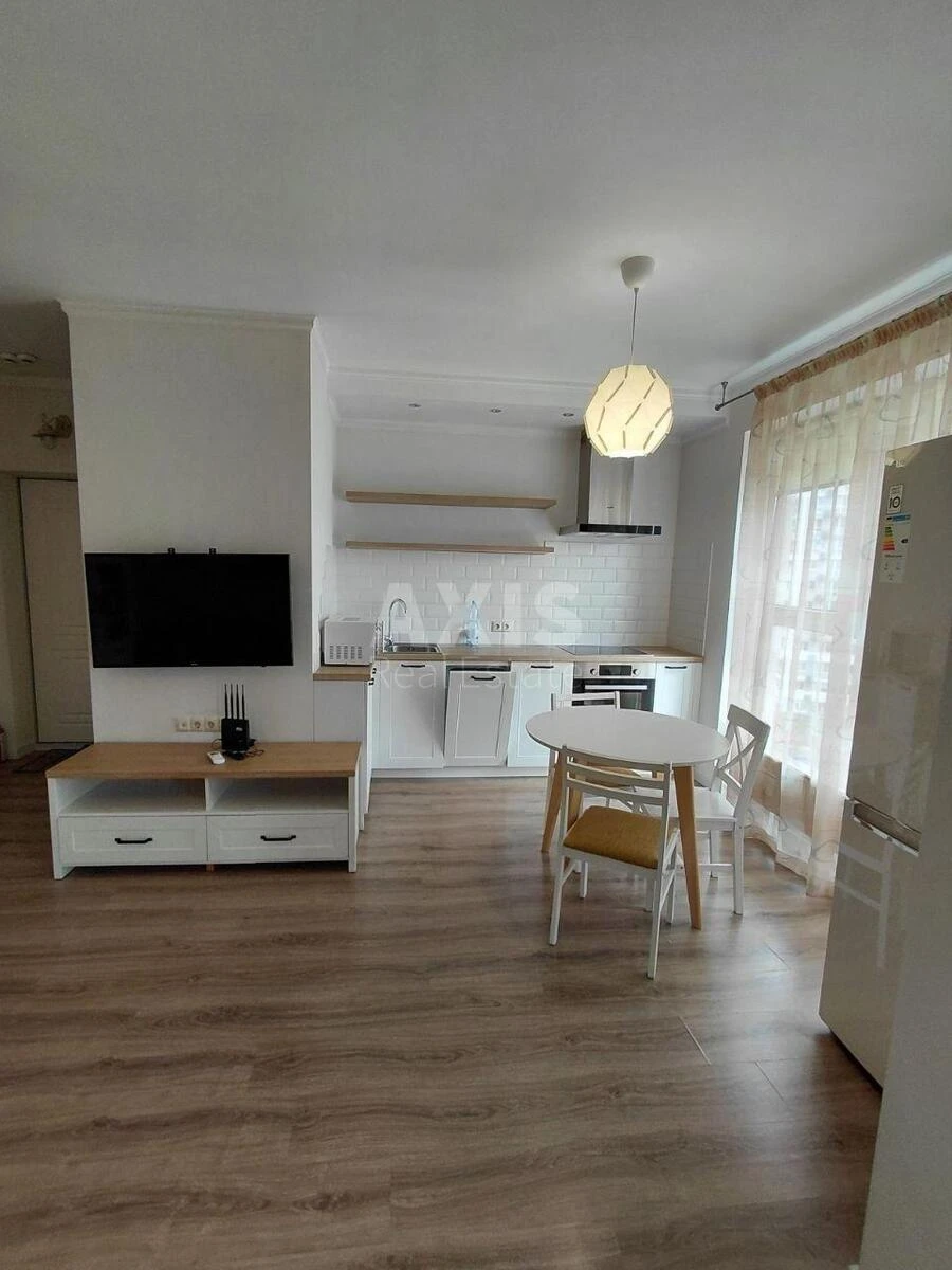 1k apartment vul. Revuc'kogo 4068898