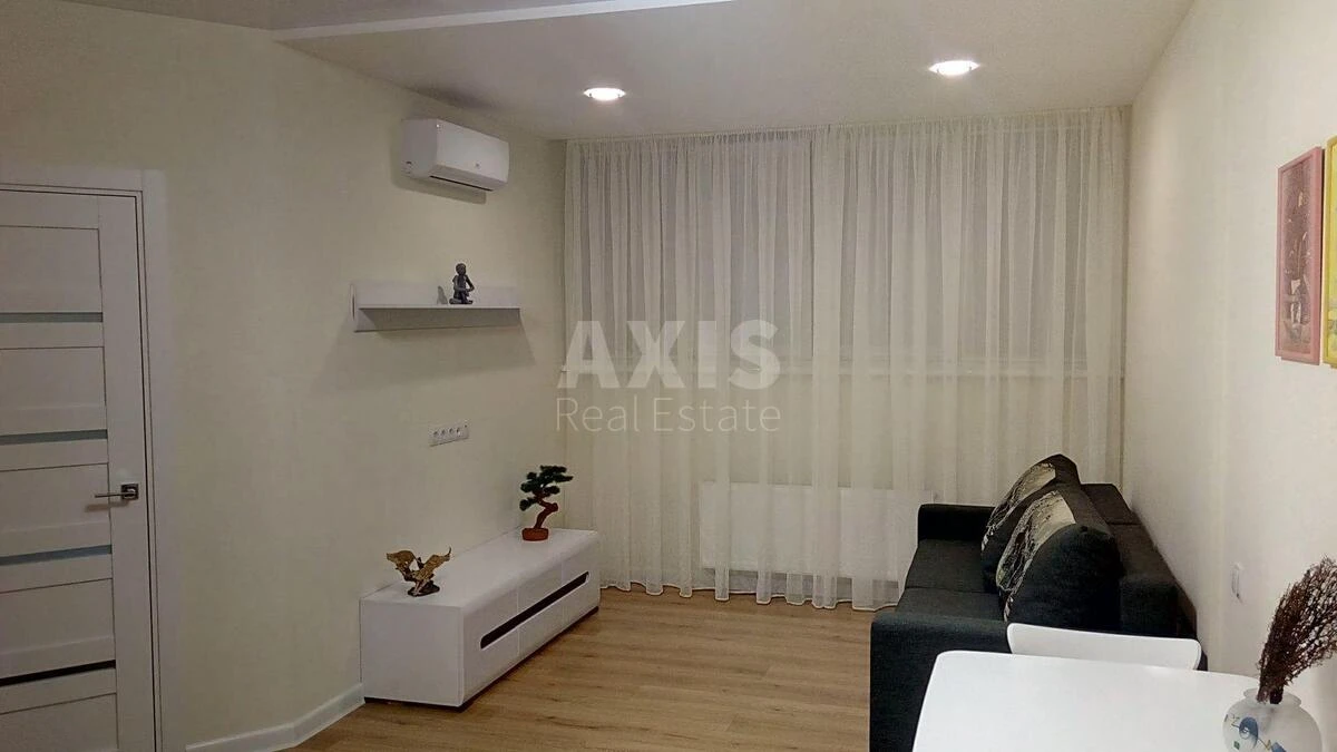 1k apartment vul. L'vivs'ka 11690042