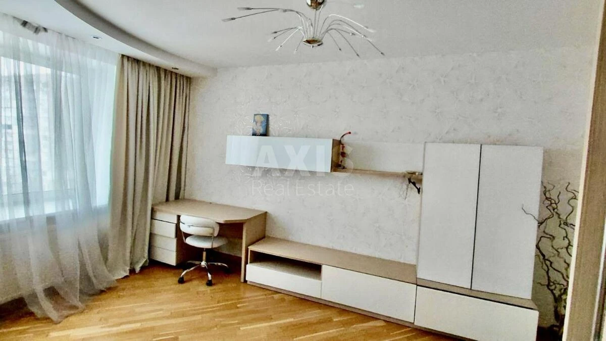 3k apartment vul. Bogatyrs'ka 18А6677010